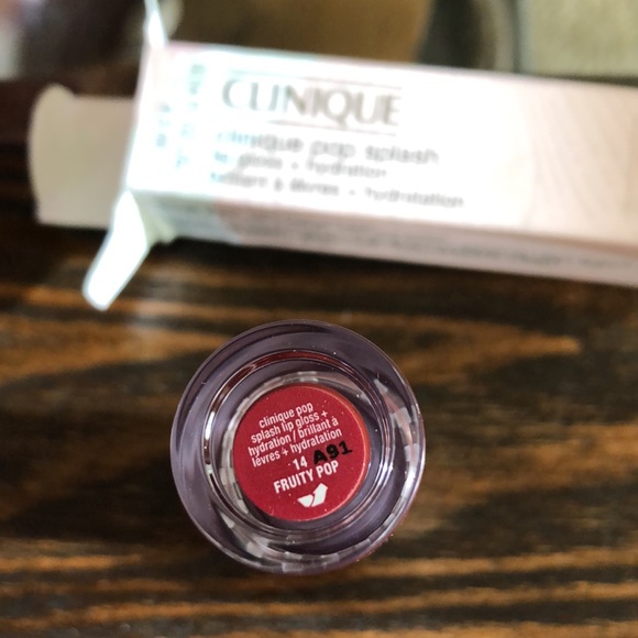 New Clinique Pop Splash Lip Gloss + Hydration in shade Fruity Pop Full size - Picture 3 of 5